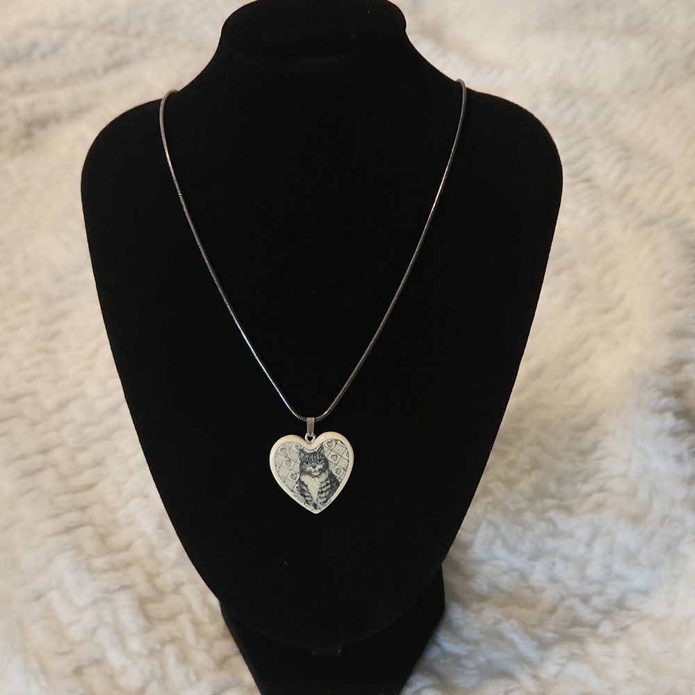 Vintage Tabby Cat Heart Pendant Signed And Inscribed Necklace Black Rope Chain - Picture 2 of 9